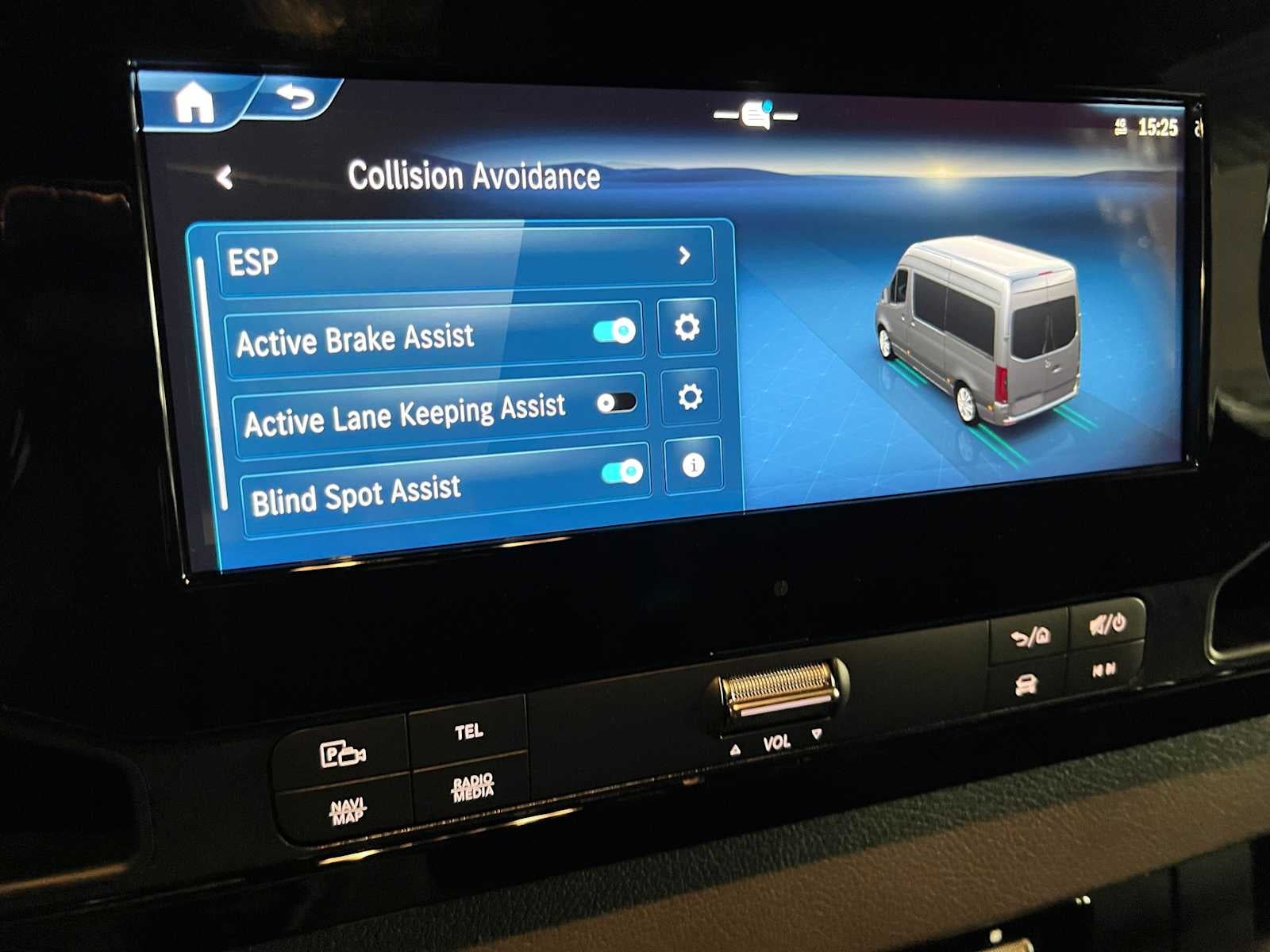 2026 Mercedes-Benz Sprinter Crew 2500 Standard Roof I4 Diesel HO 144 AWD