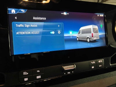 2026 Mercedes-Benz Sprinter Crew 2500 Standard Roof I4 Diesel HO 144 AWD