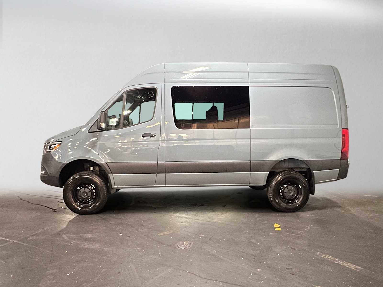 2026 Mercedes-Benz Sprinter Crew 2500 Standard Roof I4 Diesel HO 144 AWD