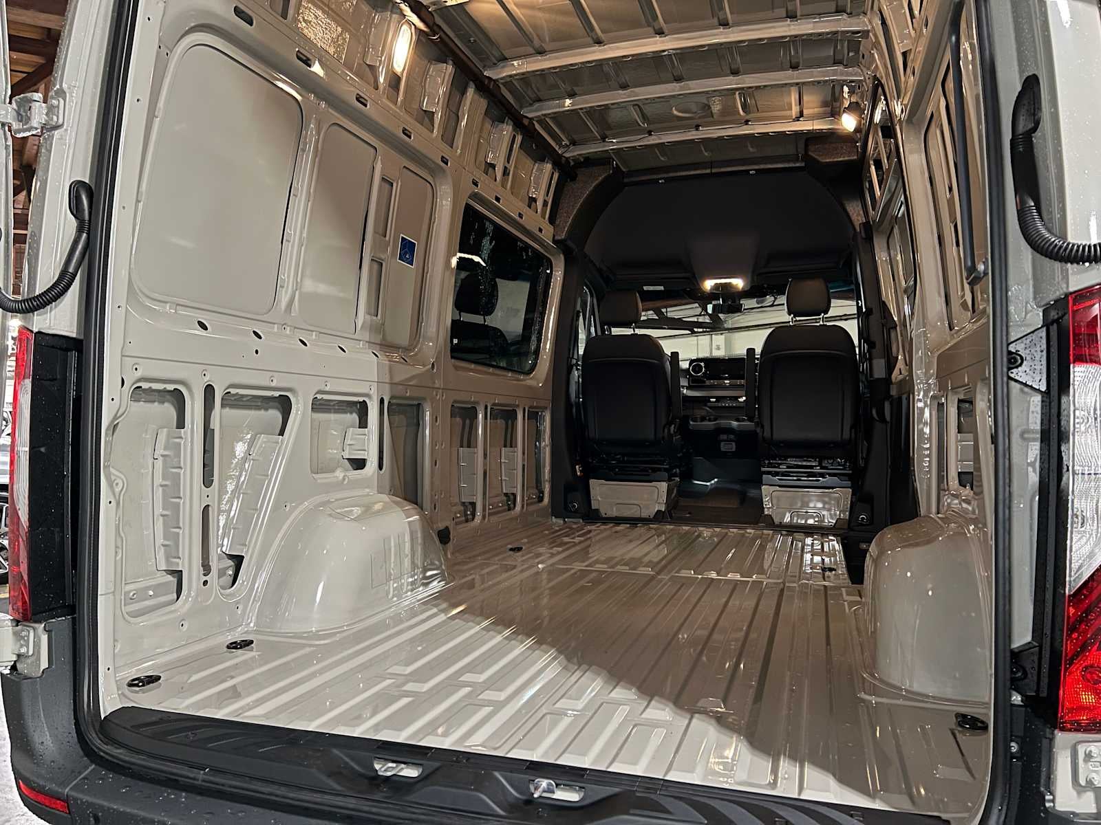 2026 Mercedes-Benz Sprinter 2500 Standard Roof I4 Diesel HO 144 AWD