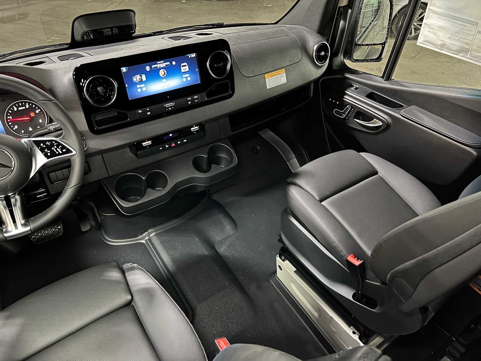 2026 Mercedes-Benz Sprinter 2500 Standard Roof I4 Diesel HO 144 AWD