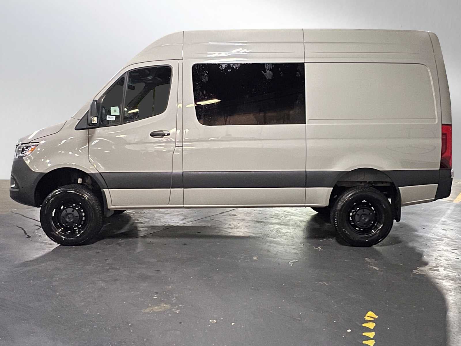 2026 Mercedes-Benz Sprinter 2500 Standard Roof I4 Diesel HO 144 AWD