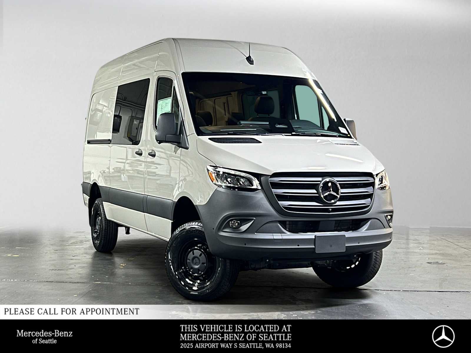 2026 Mercedes-Benz Sprinter Crew 2500 Standard Roof I4 Diesel HO 144 AWD