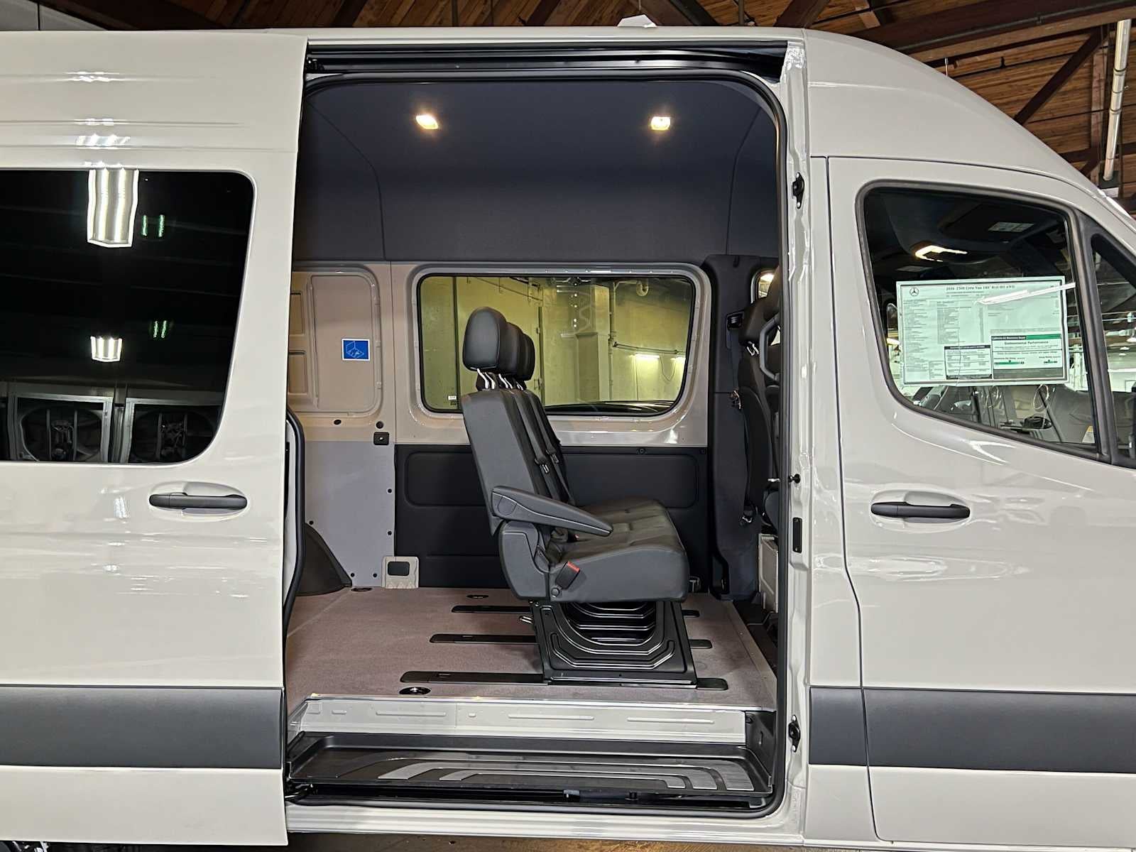 2026 Mercedes-Benz Sprinter Crew 2500 Standard Roof I4 Diesel HO 144 AWD