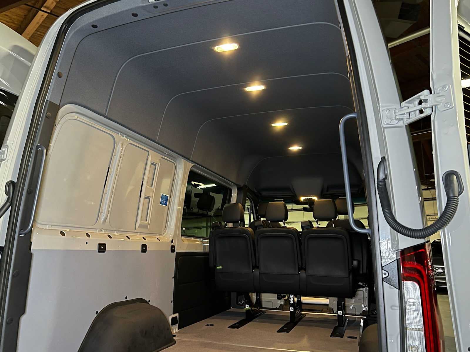2026 Mercedes-Benz Sprinter Crew 2500 Standard Roof I4 Diesel HO 144 AWD
