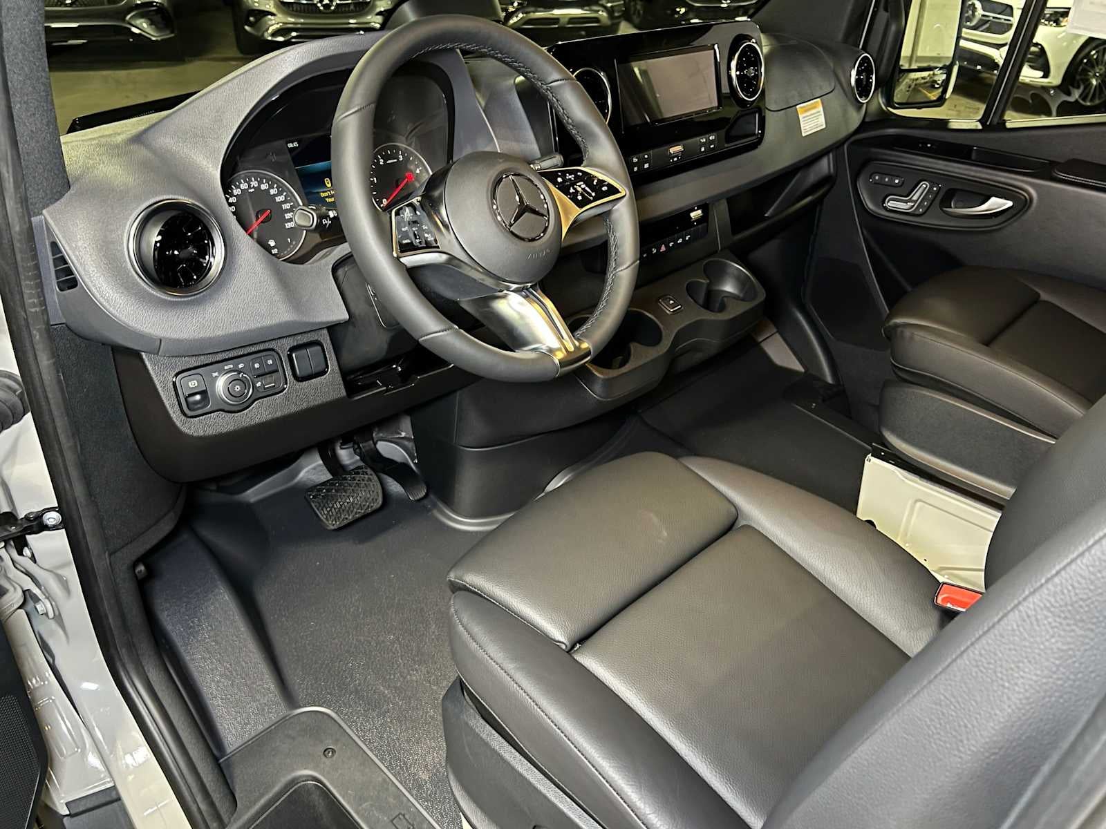 2026 Mercedes-Benz Sprinter Crew 2500 Standard Roof I4 Diesel HO 144 AWD