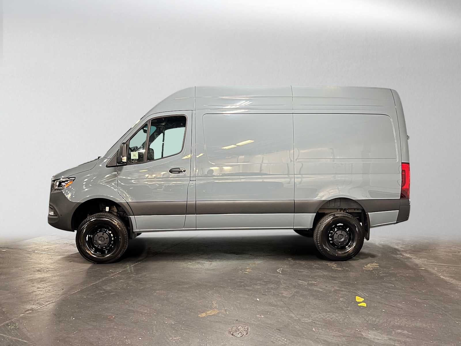 2026 Mercedes-Benz Sprinter Cargo 2500 Standard Roof I4 Diesel HO 144 AWD