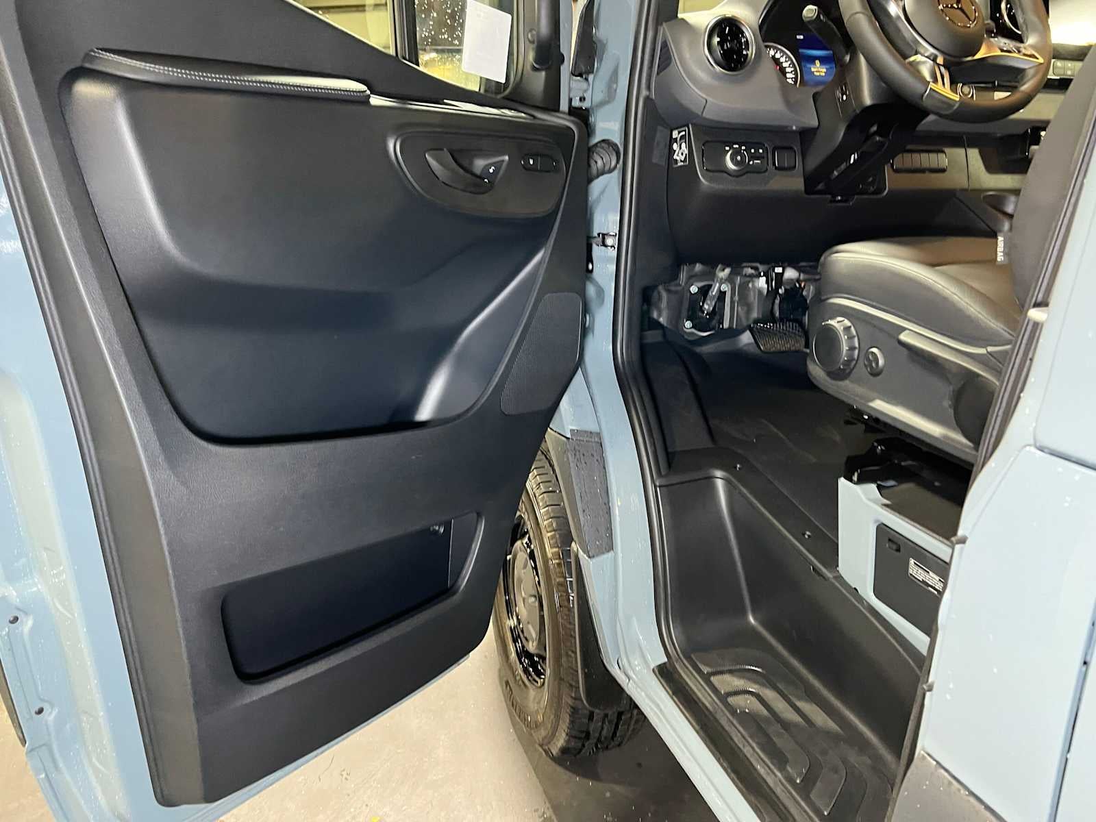 2026 Mercedes-Benz Sprinter Cargo 2500 Standard Roof I4 Diesel HO 144 AWD