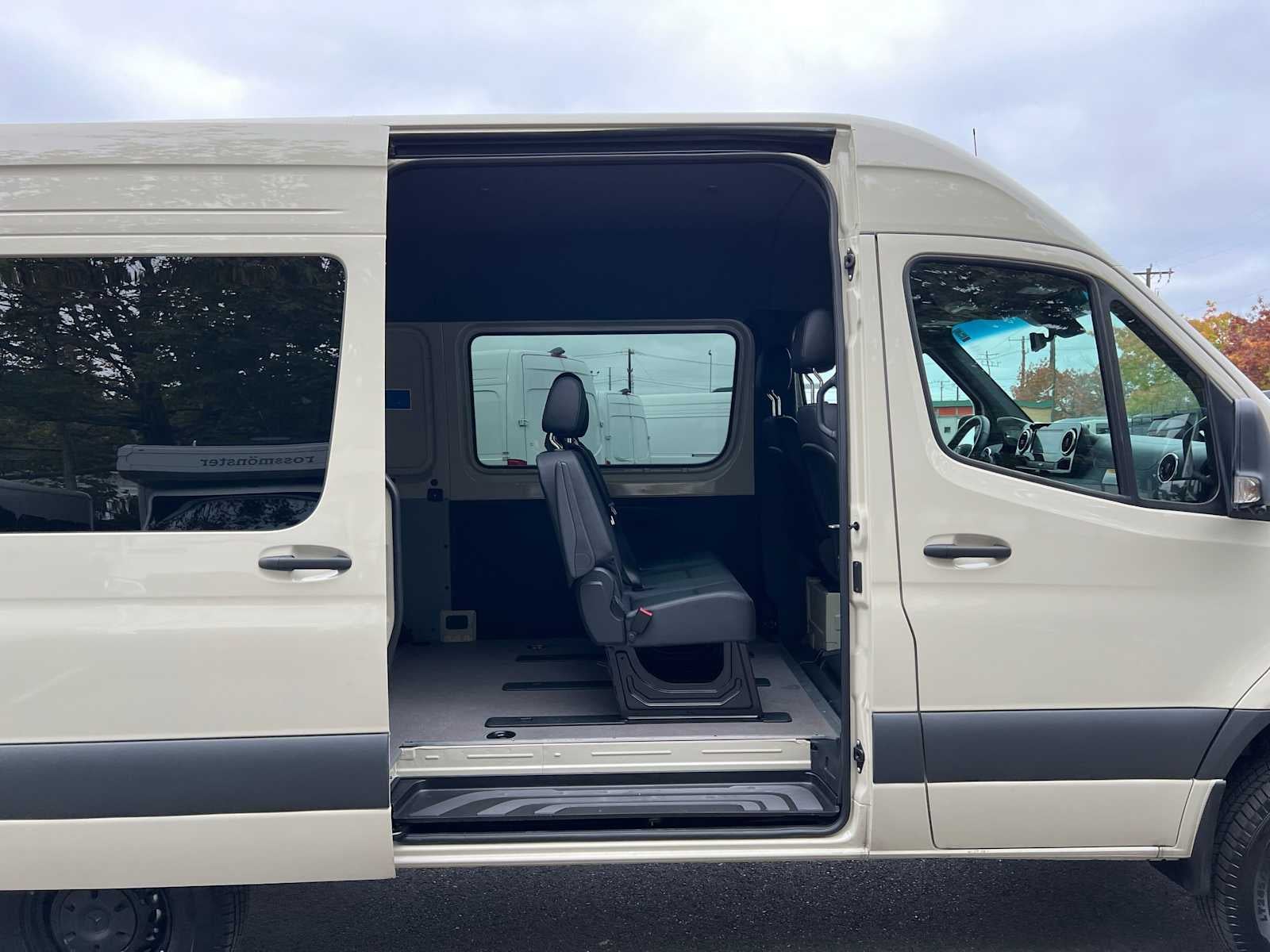 2026 Mercedes-Benz Sprinter Crew 2500 Standard Roof I4 Diesel HO 144 AWD