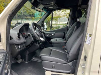 2026 Mercedes-Benz Sprinter Crew 2500 Standard Roof I4 Diesel HO 144 AWD
