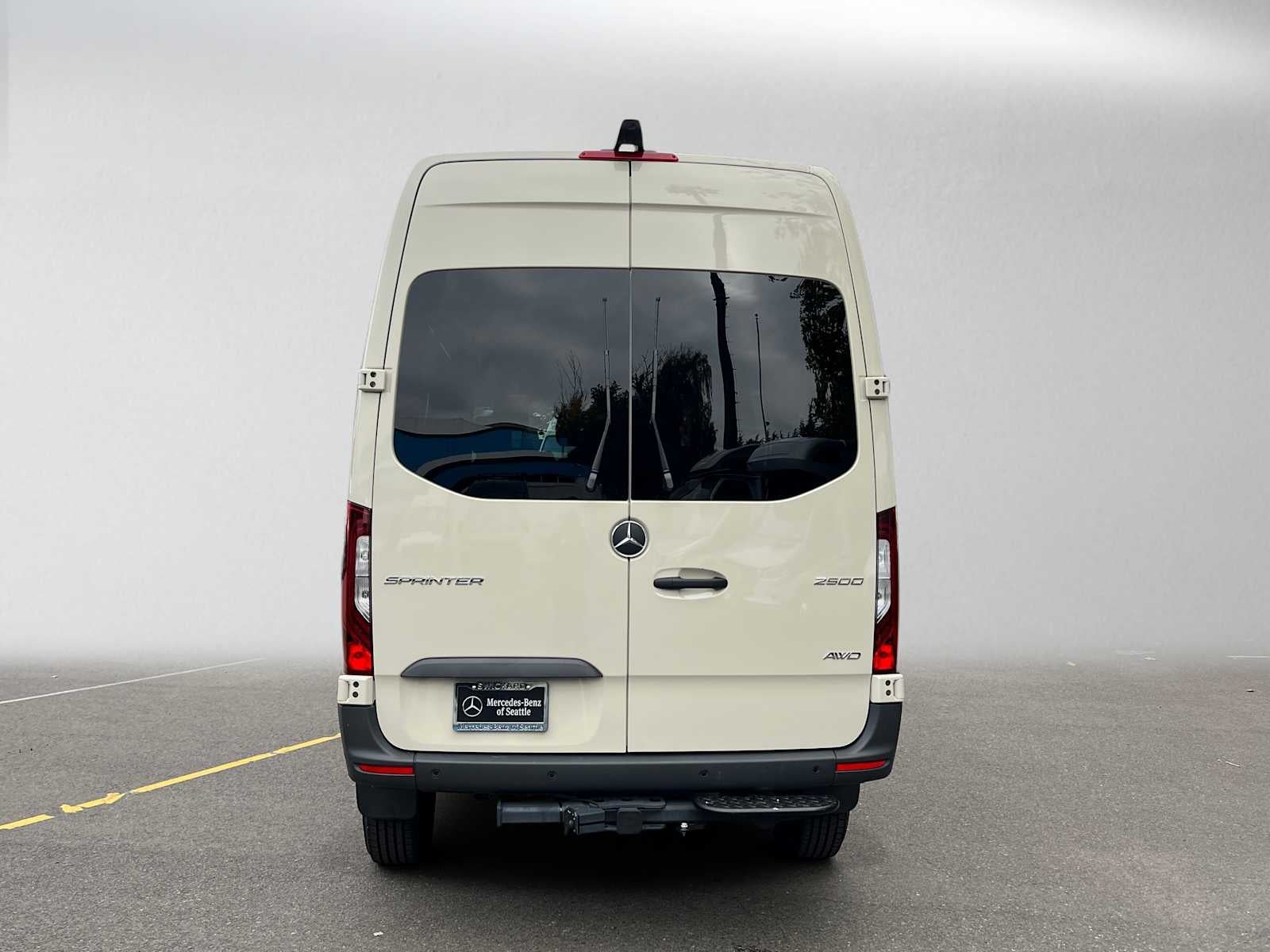 2026 Mercedes-Benz Sprinter Crew 2500 Standard Roof I4 Diesel HO 144 AWD