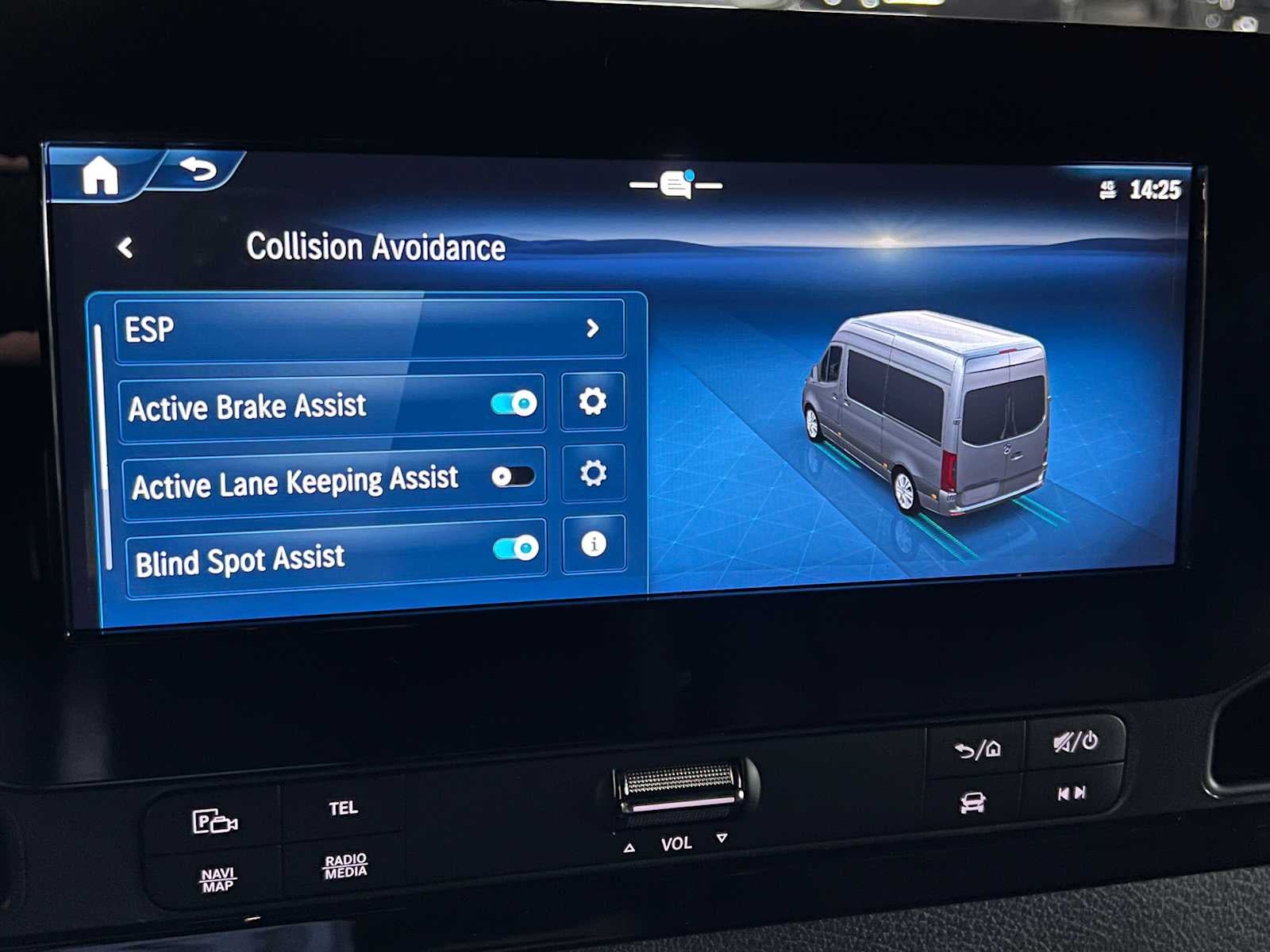 2026 Mercedes-Benz Sprinter 2500 Standard Roof I4 Diesel HO 144 AWD