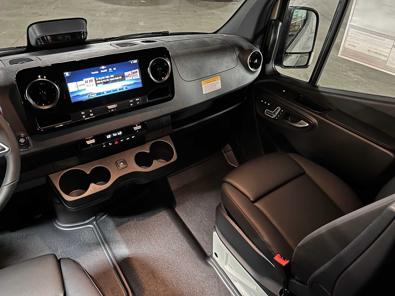 2026 Mercedes-Benz Sprinter 2500 Standard Roof I4 Diesel HO 144 AWD