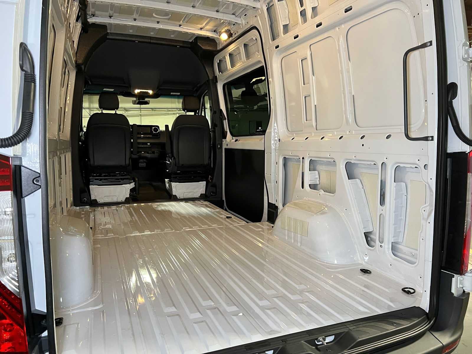 2026 Mercedes-Benz Sprinter Cargo 2500 Standard Roof I4 Diesel HO 144 AWD