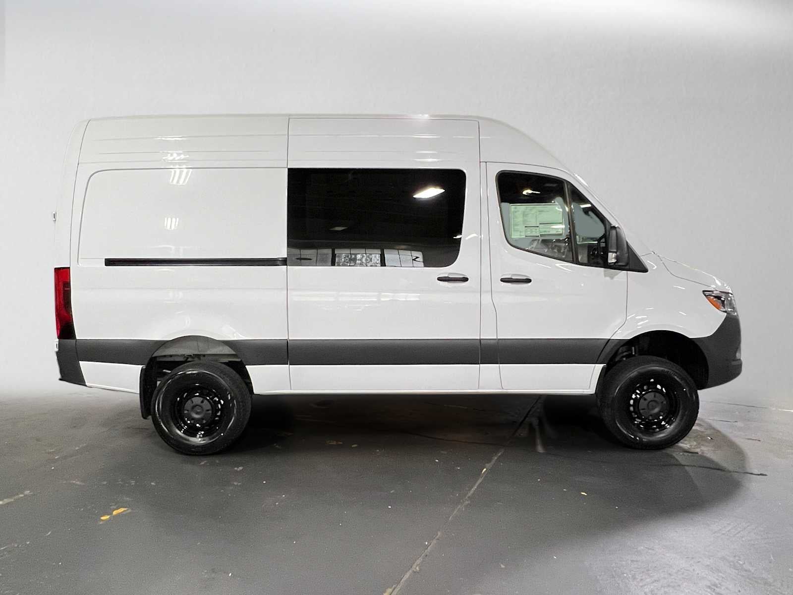 2026 Mercedes-Benz Sprinter Cargo 2500 Standard Roof I4 Diesel HO 144 AWD