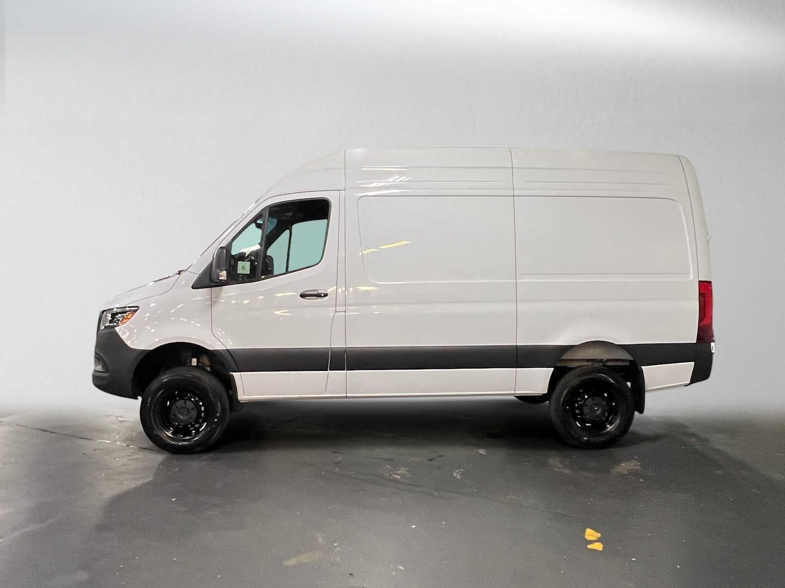 2026 Mercedes-Benz Sprinter Cargo 2500 Standard Roof I4 Diesel HO 144 AWD