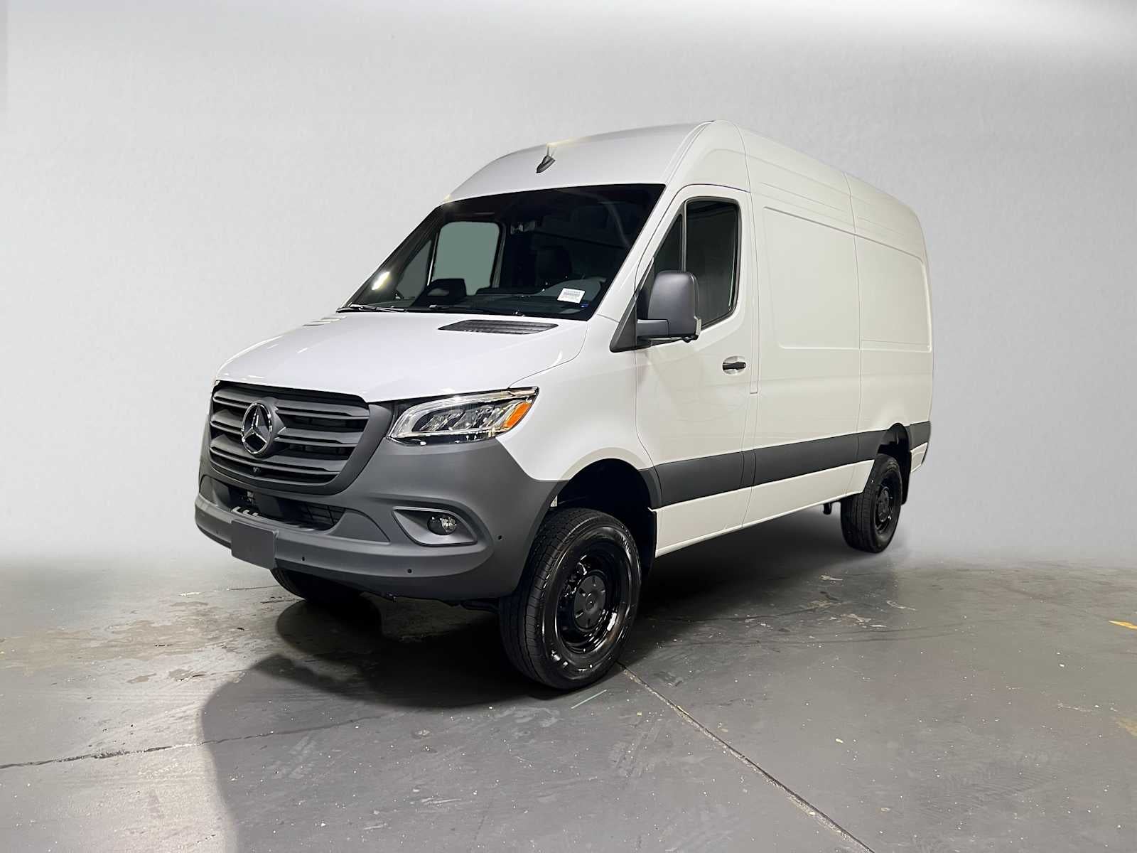 2026 Mercedes-Benz Sprinter Cargo 2500 Standard Roof I4 Diesel HO 144 AWD
