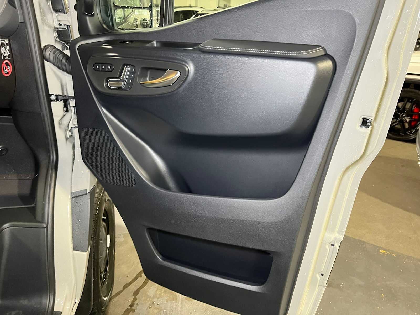 2026 Mercedes-Benz Sprinter Cargo 2500 Standard Roof I4 Diesel HO 144 AWD