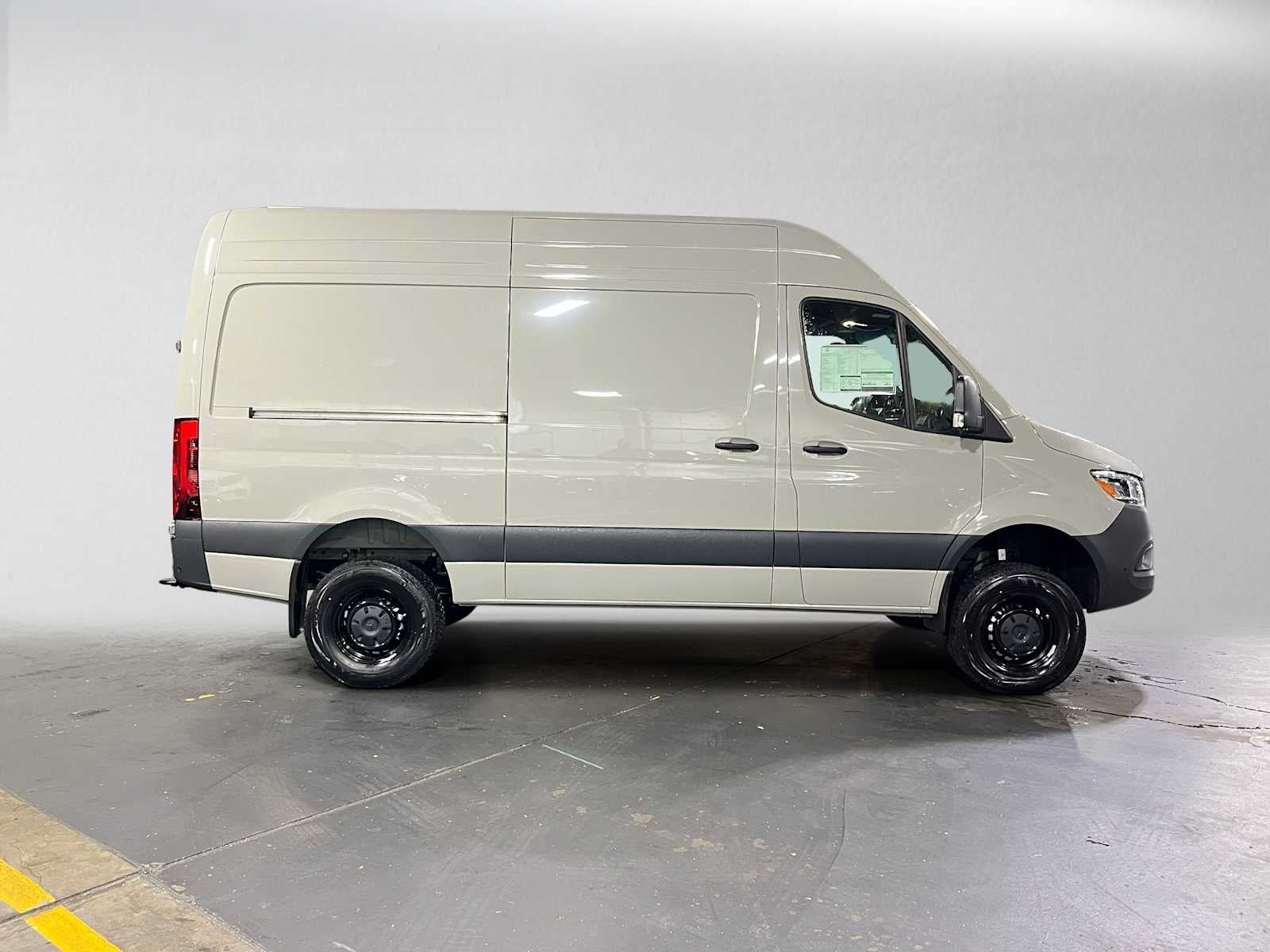 2026 Mercedes-Benz Sprinter Cargo 2500 Standard Roof I4 Diesel HO 144 AWD