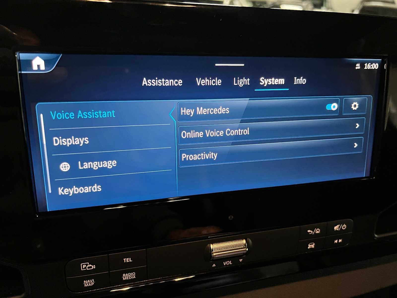 2026 Mercedes-Benz Sprinter Cargo 2500 Standard Roof I4 Diesel HO 144 AWD