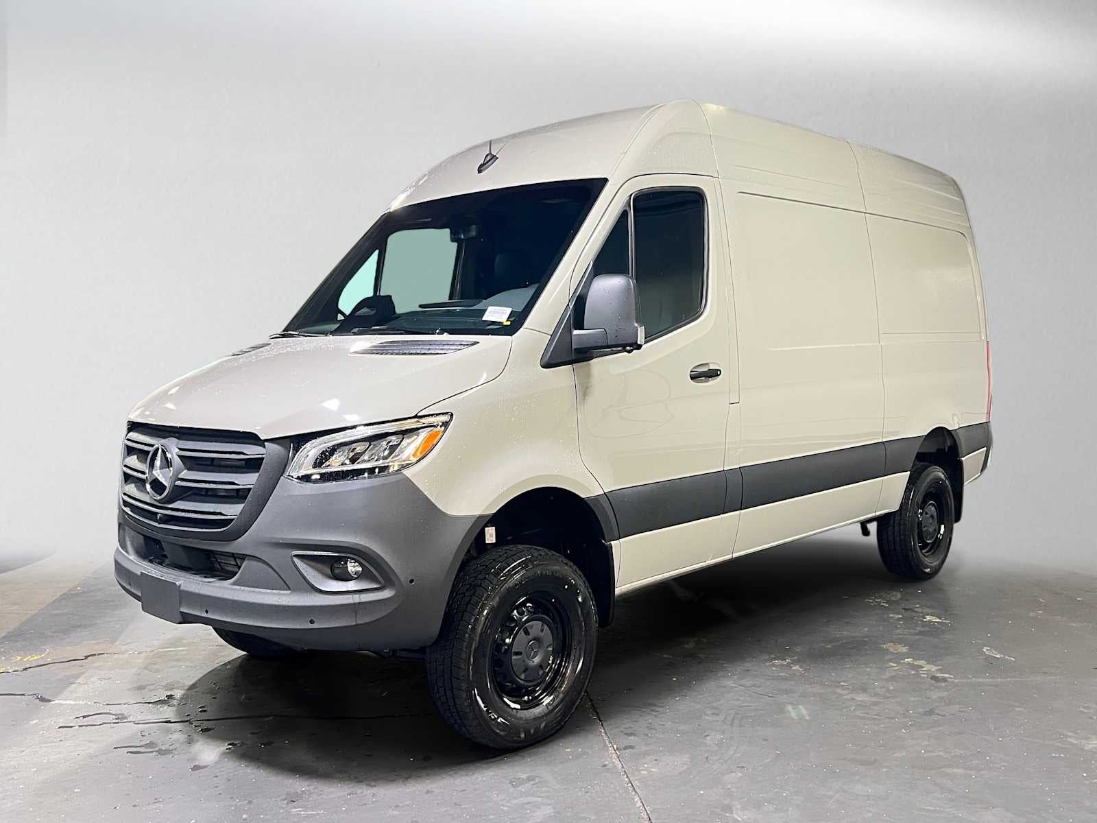 2026 Mercedes-Benz Sprinter Cargo 2500 Standard Roof I4 Diesel HO 144 AWD