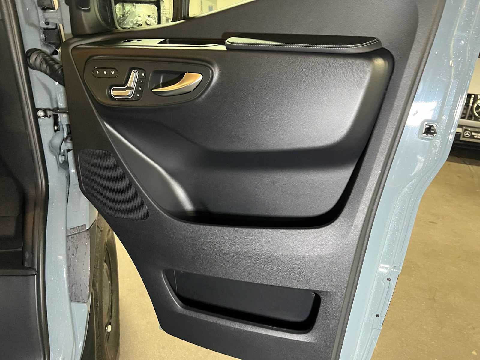 2026 Mercedes-Benz Sprinter Crew 2500 Standard Roof I4 Diesel HO 144 AWD