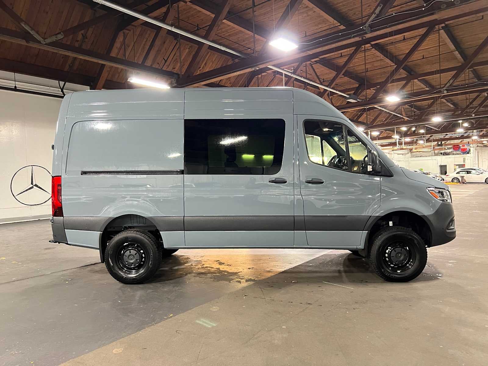 2026 Mercedes-Benz Sprinter Crew 2500 Standard Roof I4 Diesel HO 144 AWD