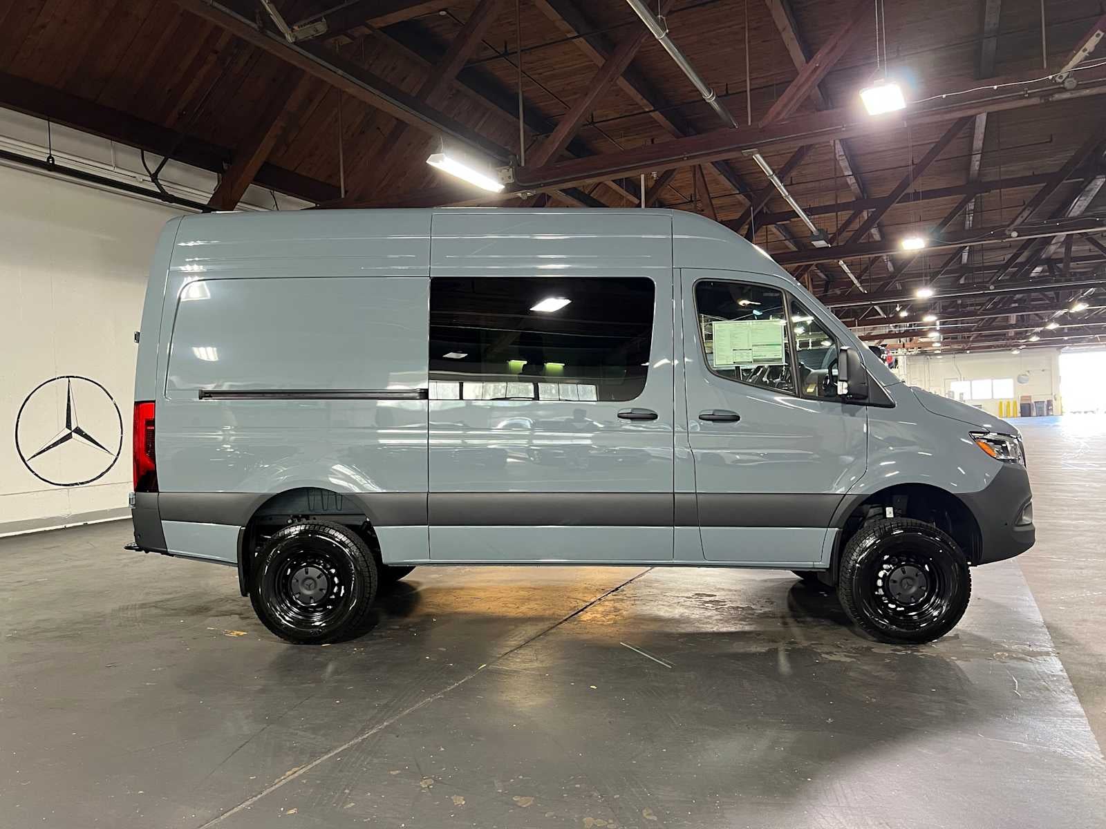 2026 Mercedes-Benz Sprinter Crew 2500 Standard Roof I4 Diesel HO 144 AWD