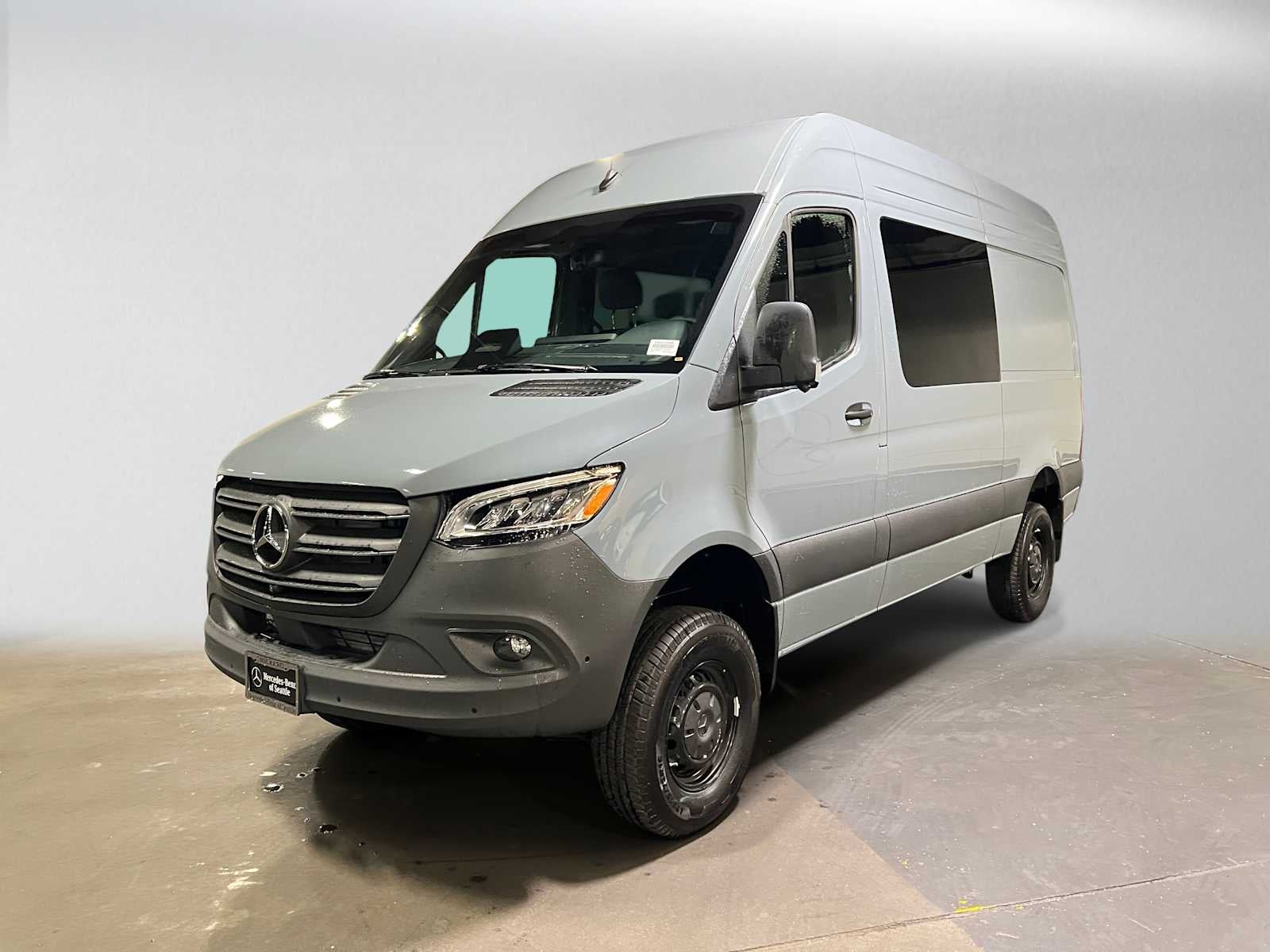 2026 Mercedes-Benz Sprinter Crew 2500 Standard Roof I4 Diesel HO 144 AWD
