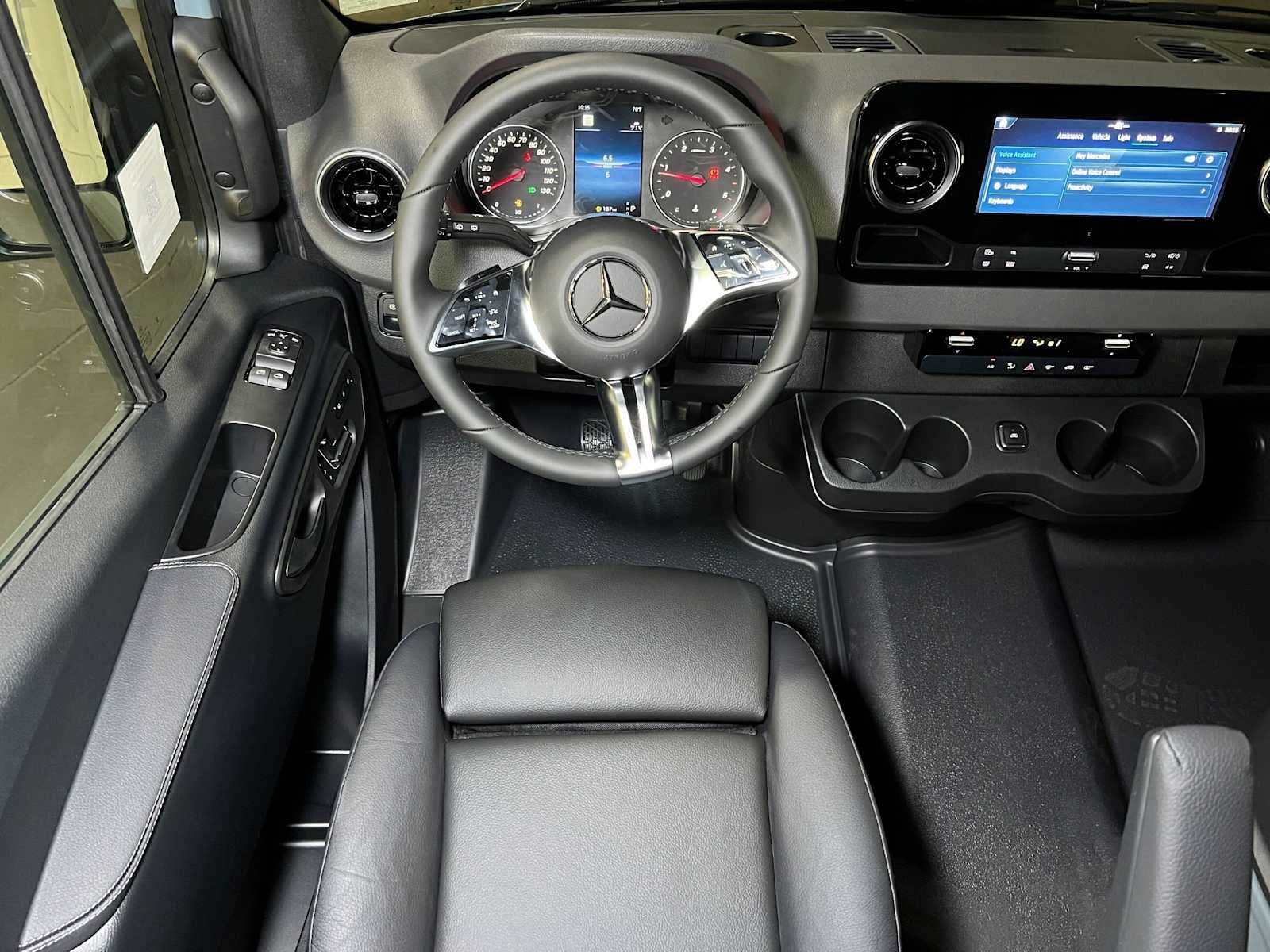 2026 Mercedes-Benz Sprinter Crew 2500 Standard Roof I4 Diesel HO 144 AWD