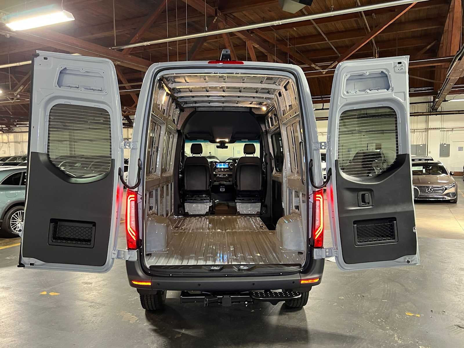 2026 Mercedes-Benz Sprinter Cargo 2500 Standard Roof I4 Diesel HO 144 AWD