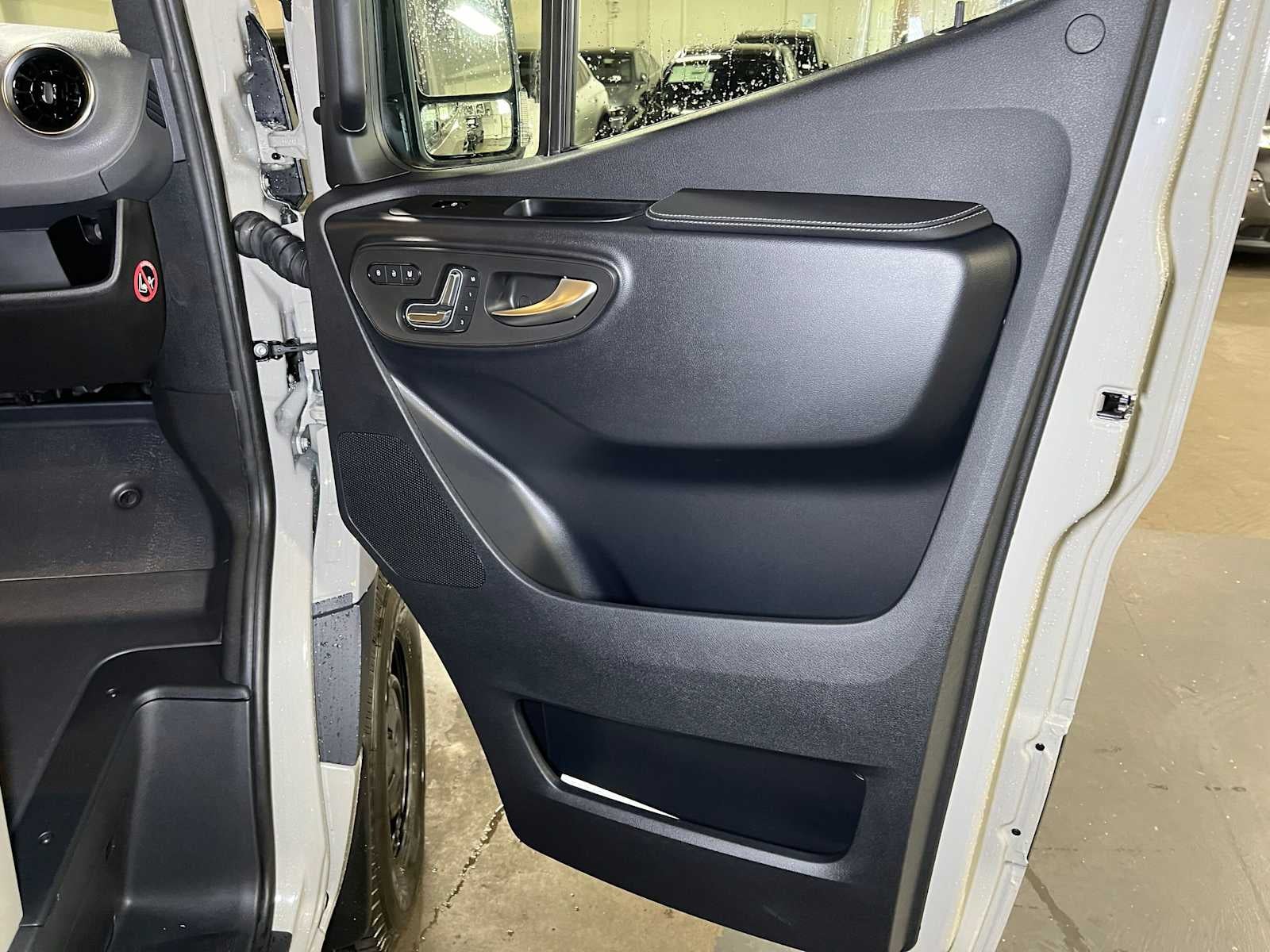 2026 Mercedes-Benz Sprinter 2500 Standard Roof I4 Diesel HO 144 AWD