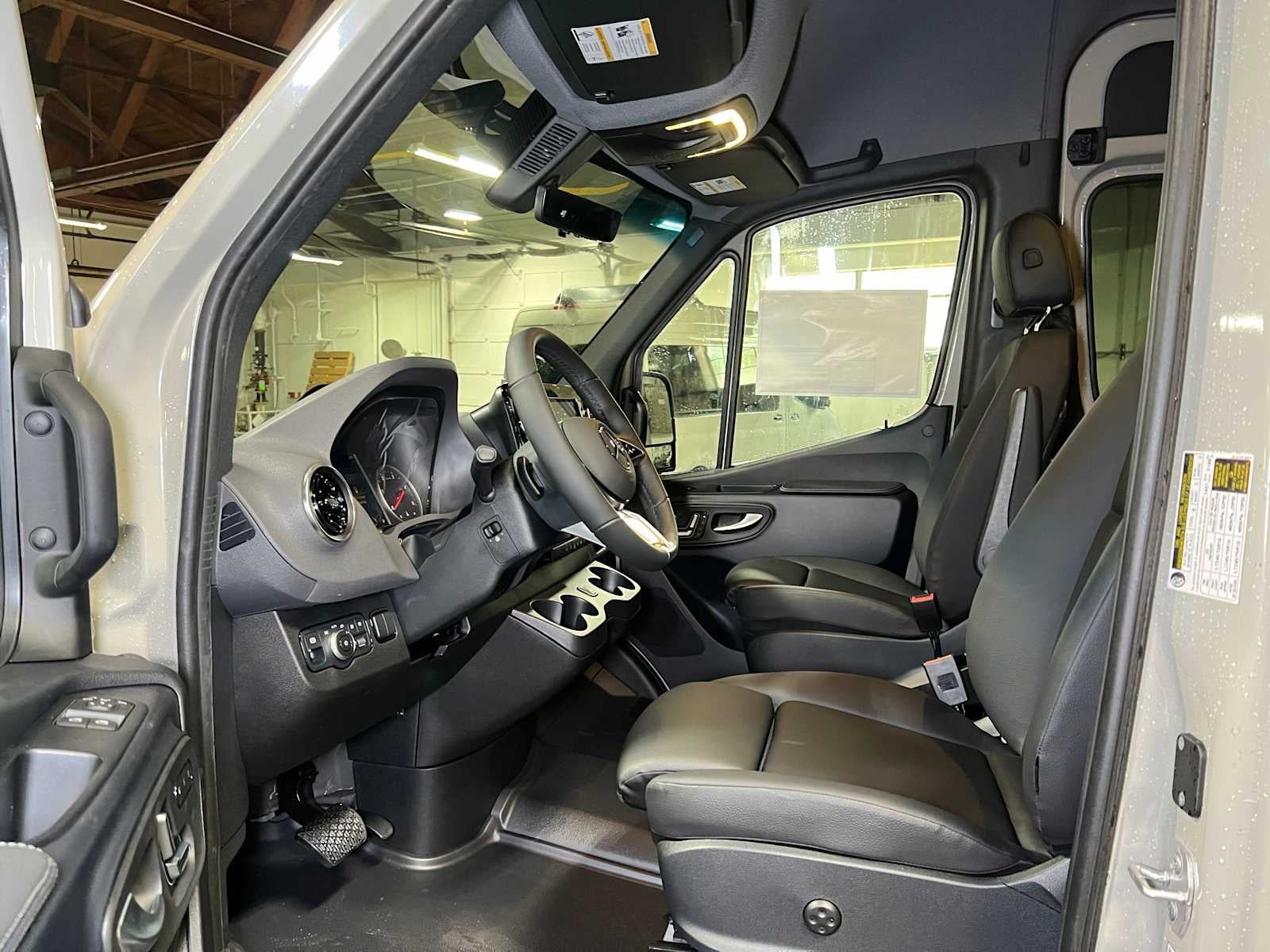 2026 Mercedes-Benz Sprinter 2500 Standard Roof I4 Diesel HO 144 AWD
