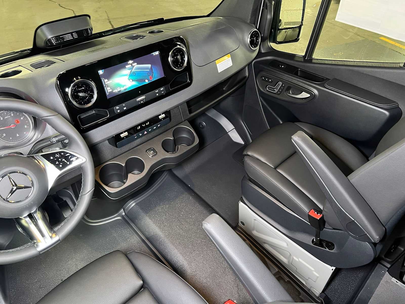 2026 Mercedes-Benz Sprinter 2500 Standard Roof I4 Diesel HO 144 AWD