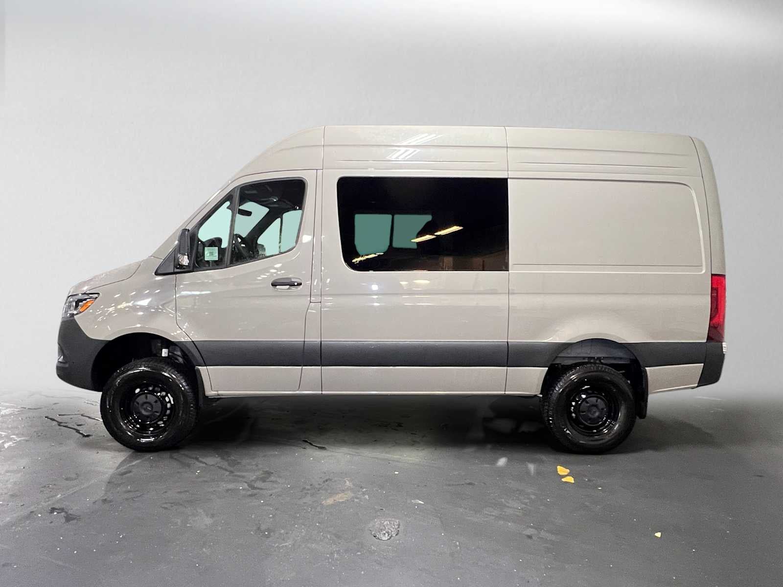2026 Mercedes-Benz Sprinter 2500 Standard Roof I4 Diesel HO 144 AWD