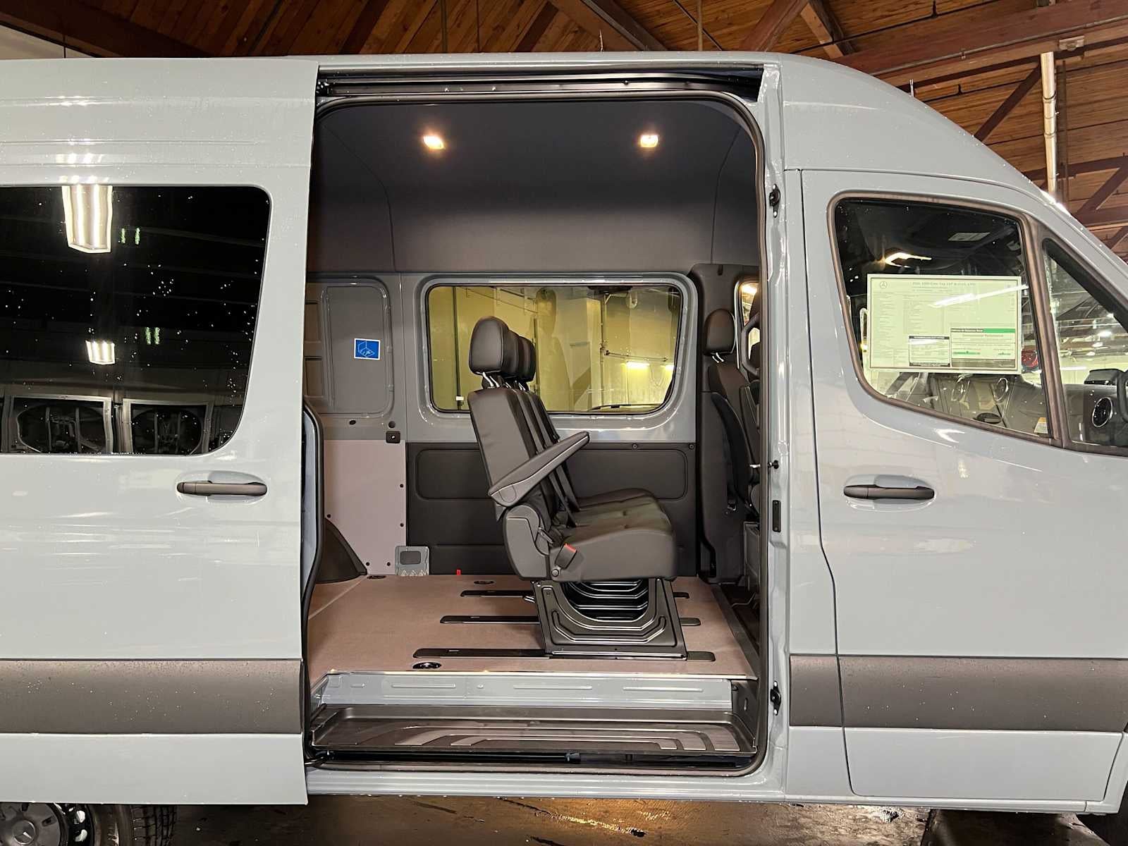 2026 Mercedes-Benz Sprinter 2500 Standard Roof I4 Diesel HO 144 AWD