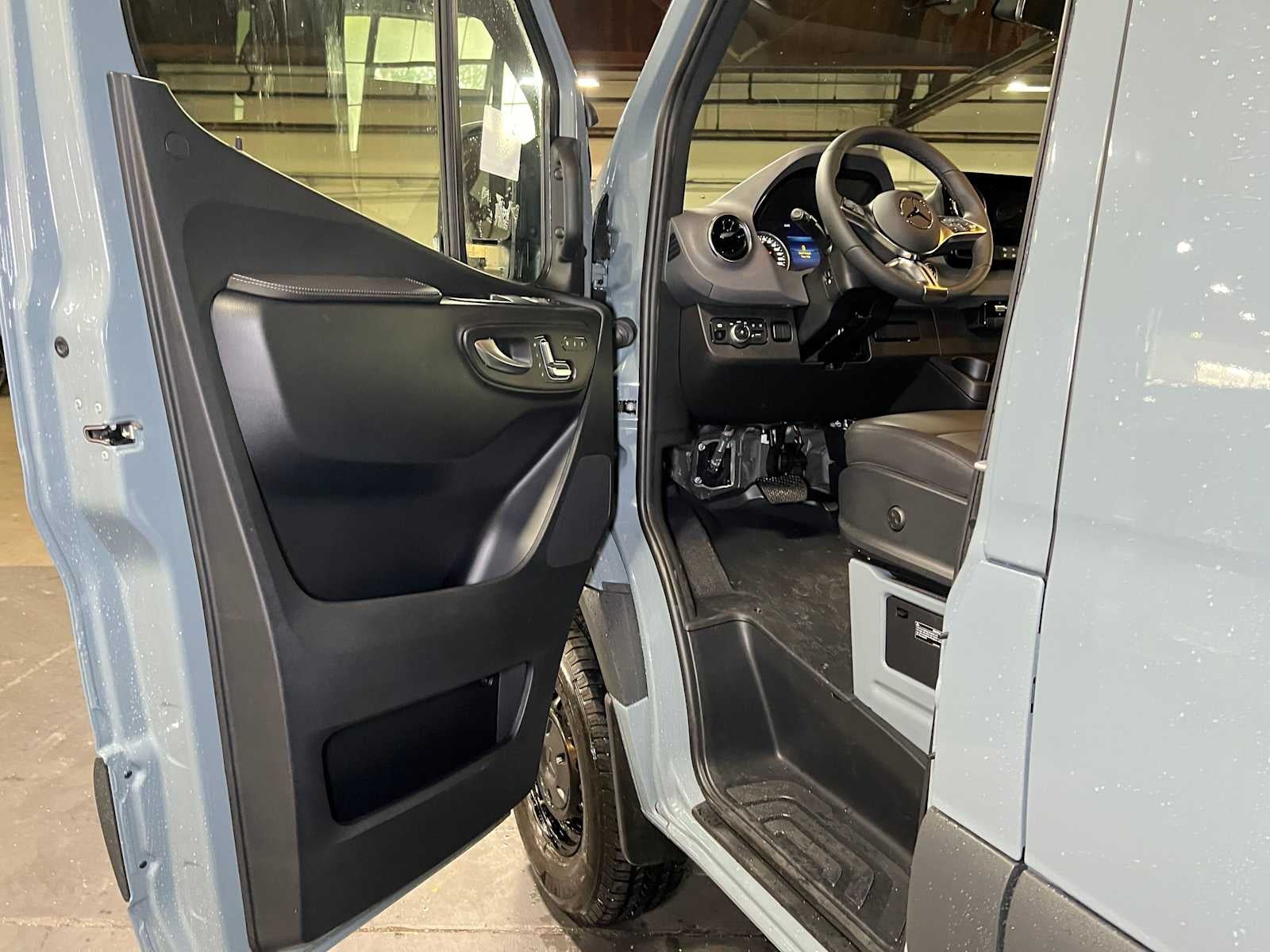 2026 Mercedes-Benz Sprinter 2500 Standard Roof I4 Diesel HO 144 AWD