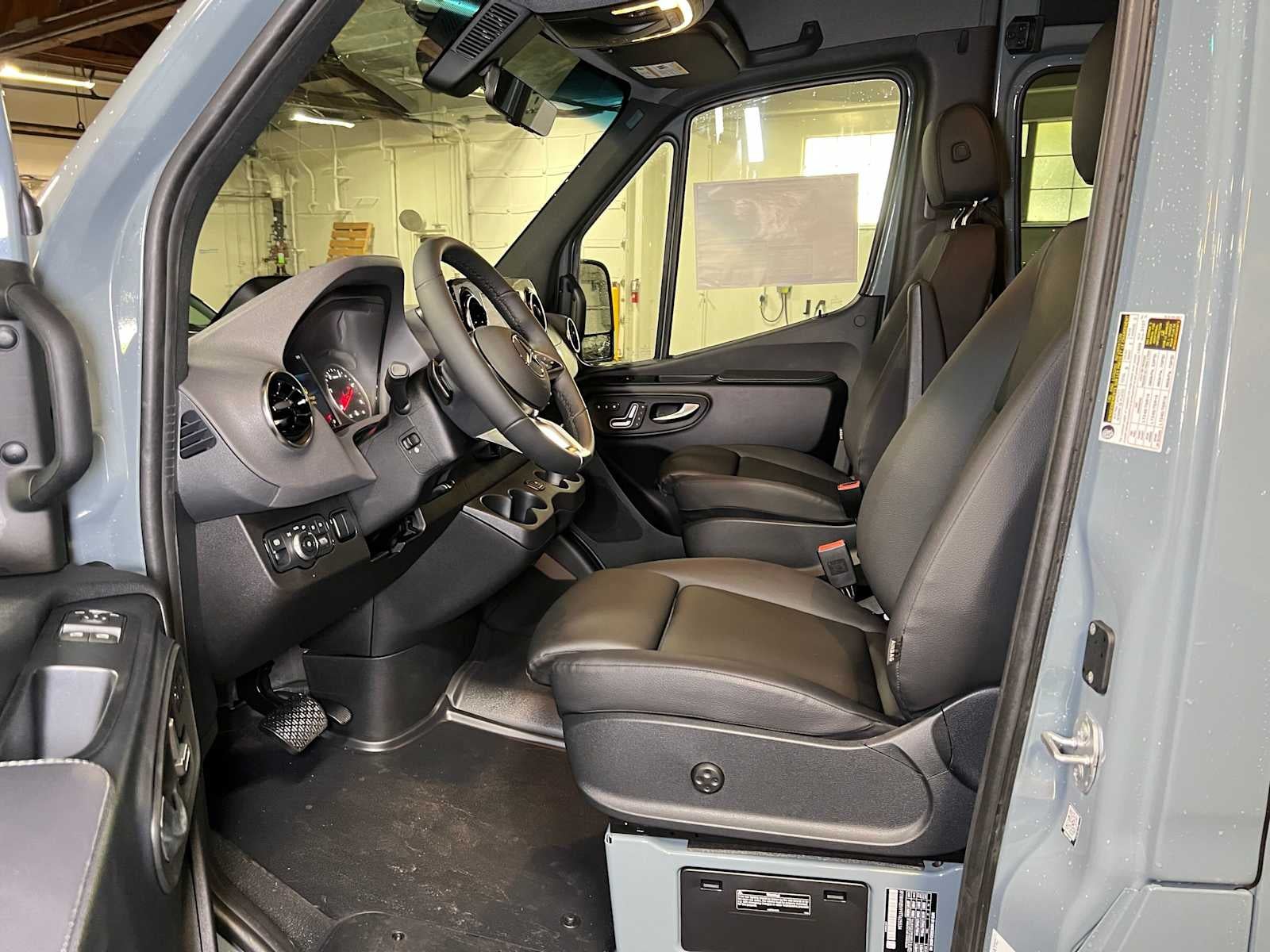 2026 Mercedes-Benz Sprinter 2500 Standard Roof I4 Diesel HO 144 AWD