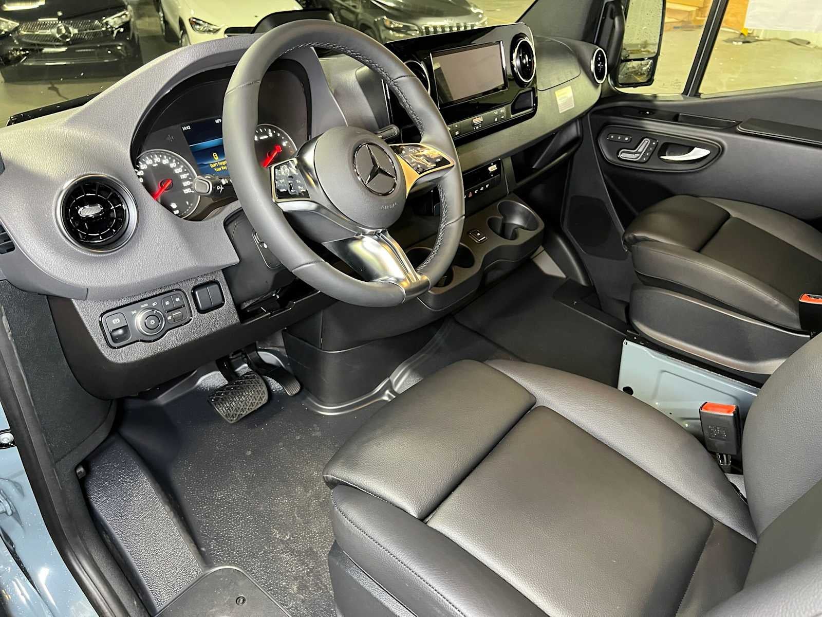 2026 Mercedes-Benz Sprinter 2500 Standard Roof I4 Diesel HO 144 AWD