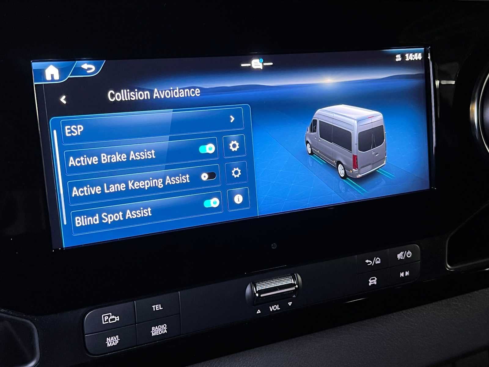 2026 Mercedes-Benz Sprinter 2500 Standard Roof I4 Diesel HO 144 AWD