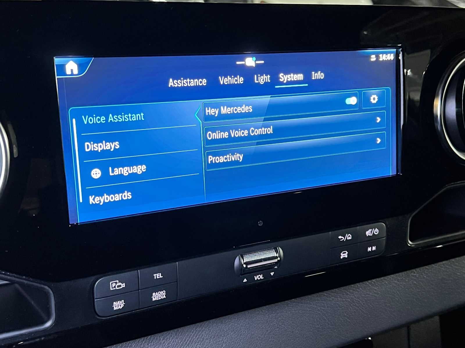 2026 Mercedes-Benz Sprinter 2500 Standard Roof I4 Diesel HO 144 AWD