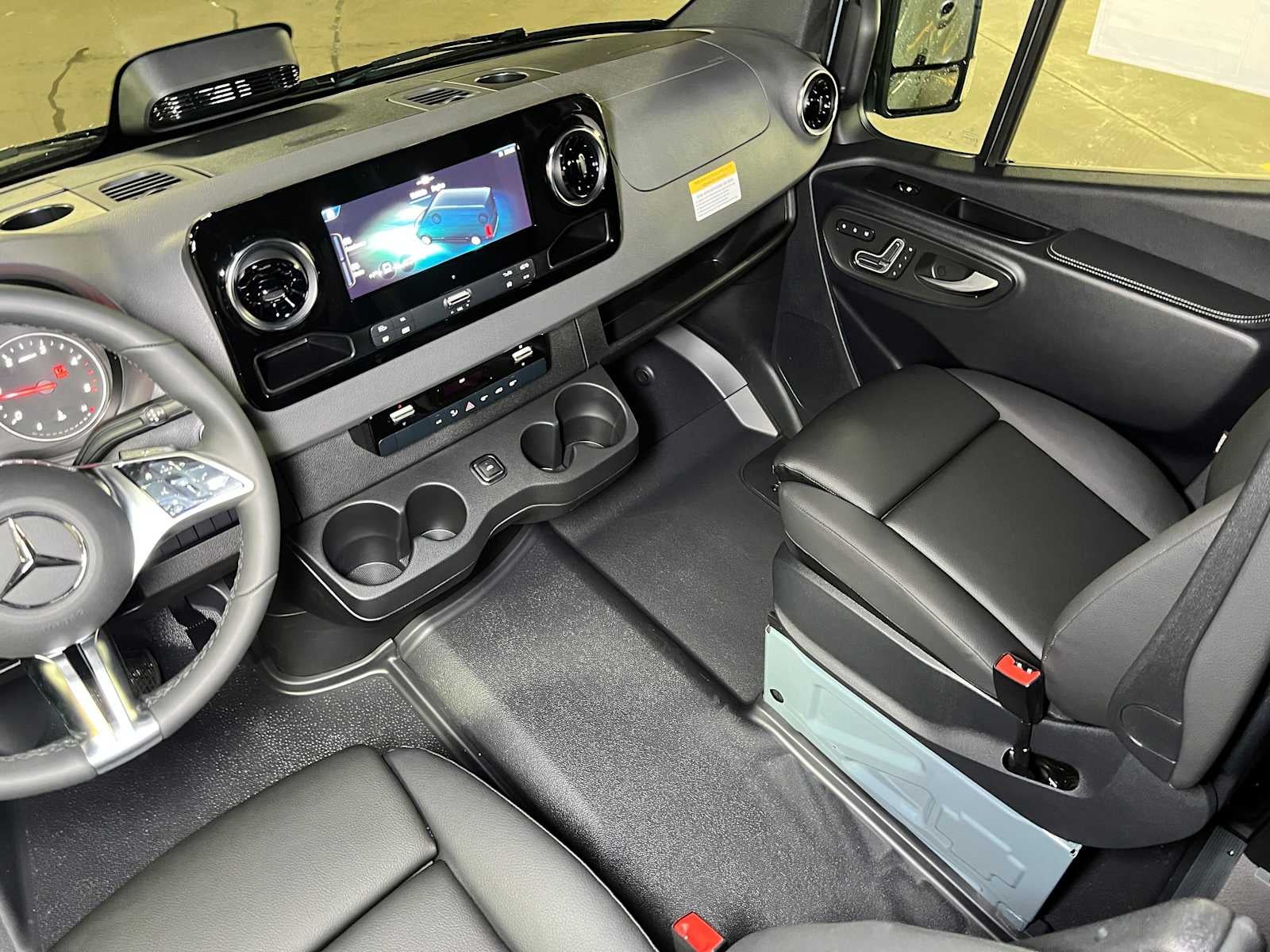 2026 Mercedes-Benz Sprinter 2500 Standard Roof I4 Diesel HO 144 AWD