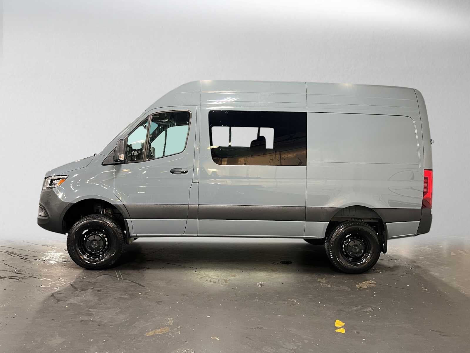2026 Mercedes-Benz Sprinter 2500 Standard Roof I4 Diesel HO 144 AWD