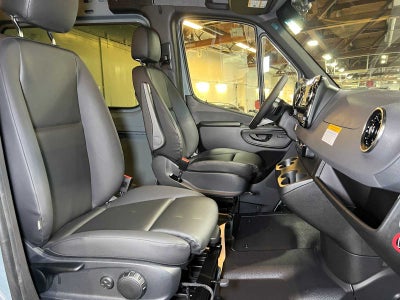 2026 Mercedes-Benz Sprinter 2500 Standard Roof I4 Diesel HO 144 AWD