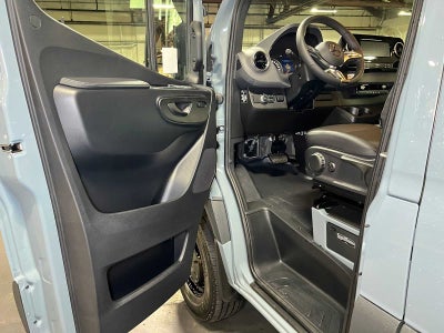 2026 Mercedes-Benz Sprinter 2500 Standard Roof I4 Diesel HO 144 AWD