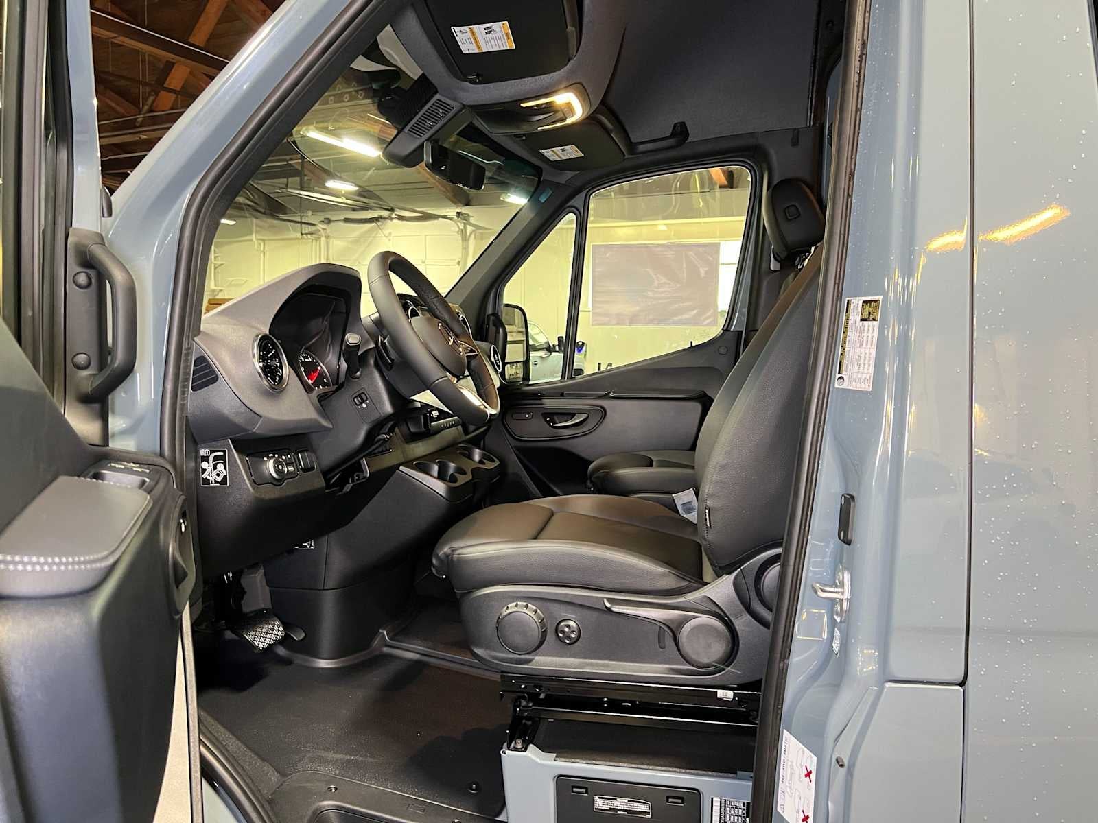 2026 Mercedes-Benz Sprinter 2500 Standard Roof I4 Diesel HO 144 AWD