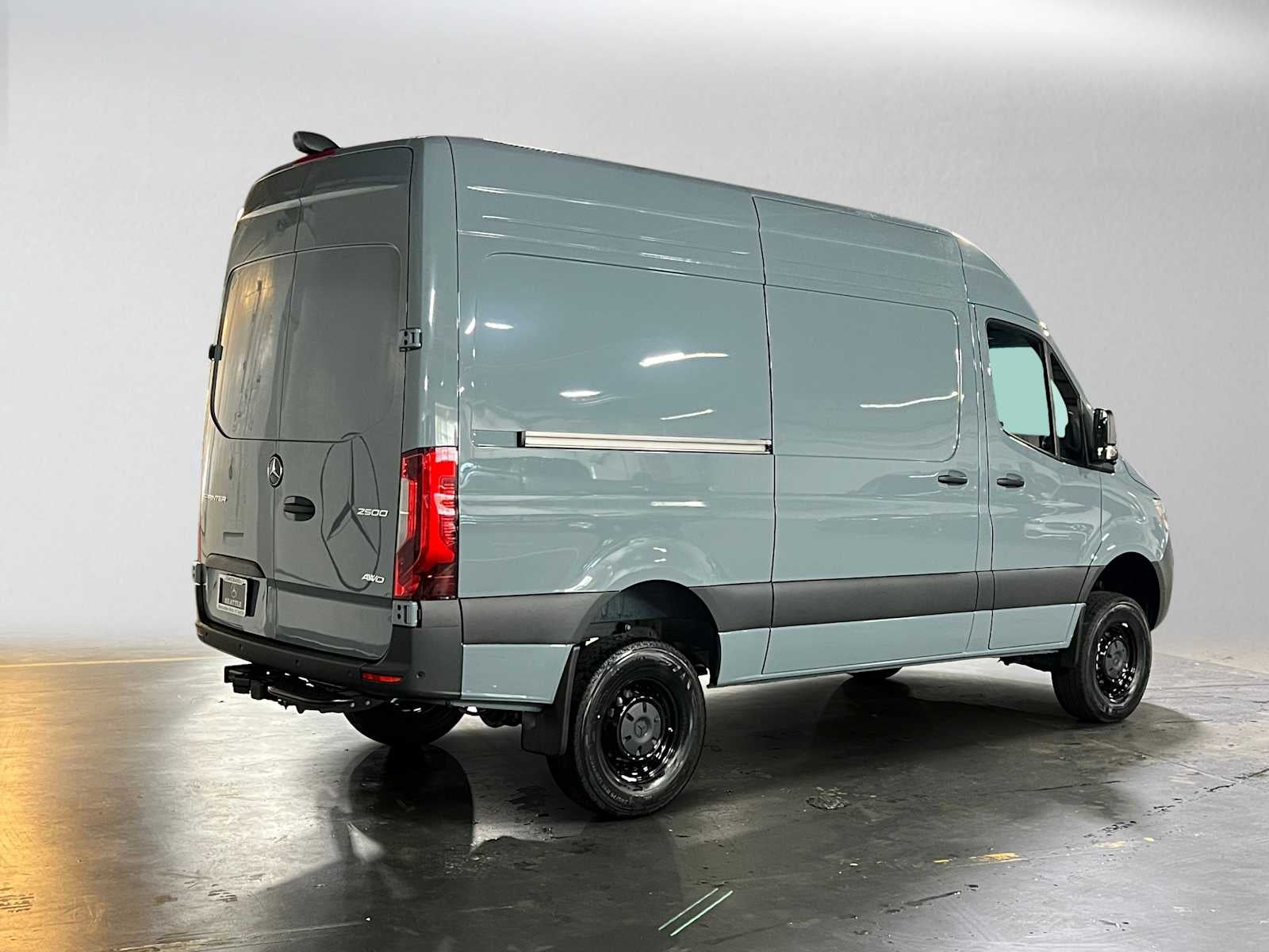 2026 Mercedes-Benz Sprinter 2500 Standard Roof I4 Diesel HO 144 AWD