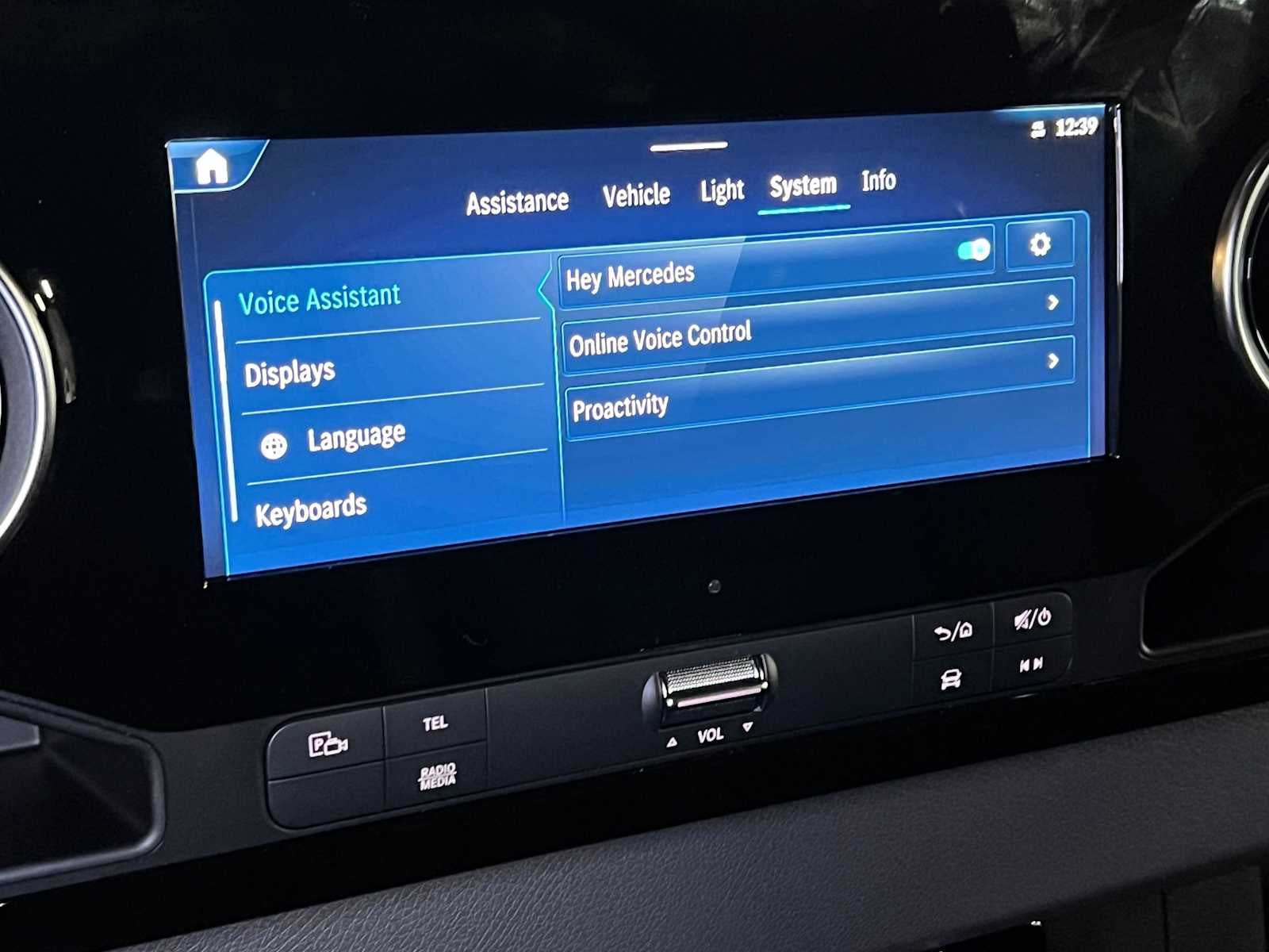 2026 Mercedes-Benz Sprinter 2500 Standard Roof I4 Diesel HO 144 AWD