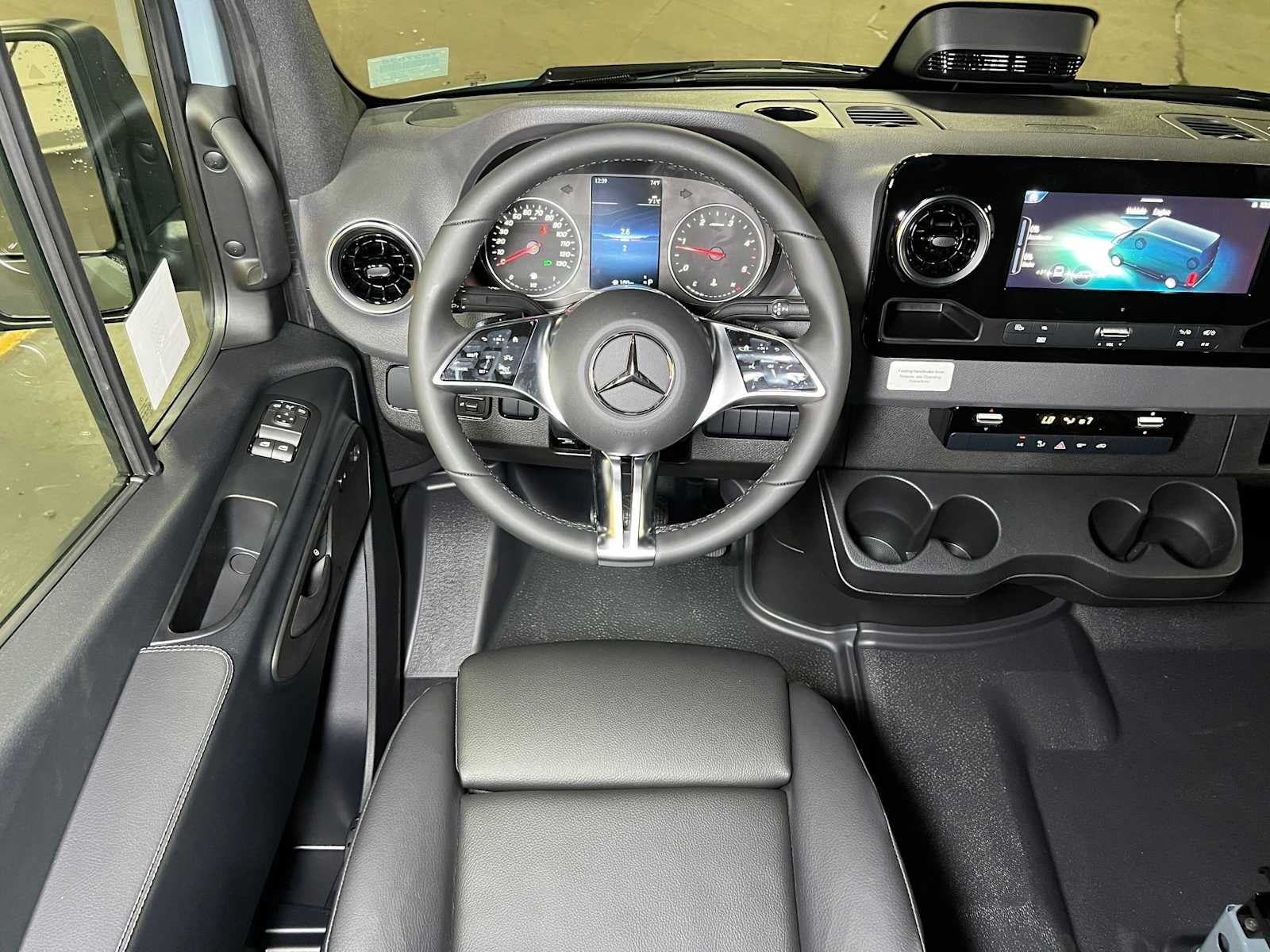 2026 Mercedes-Benz Sprinter 2500 Standard Roof I4 Diesel HO 144 AWD