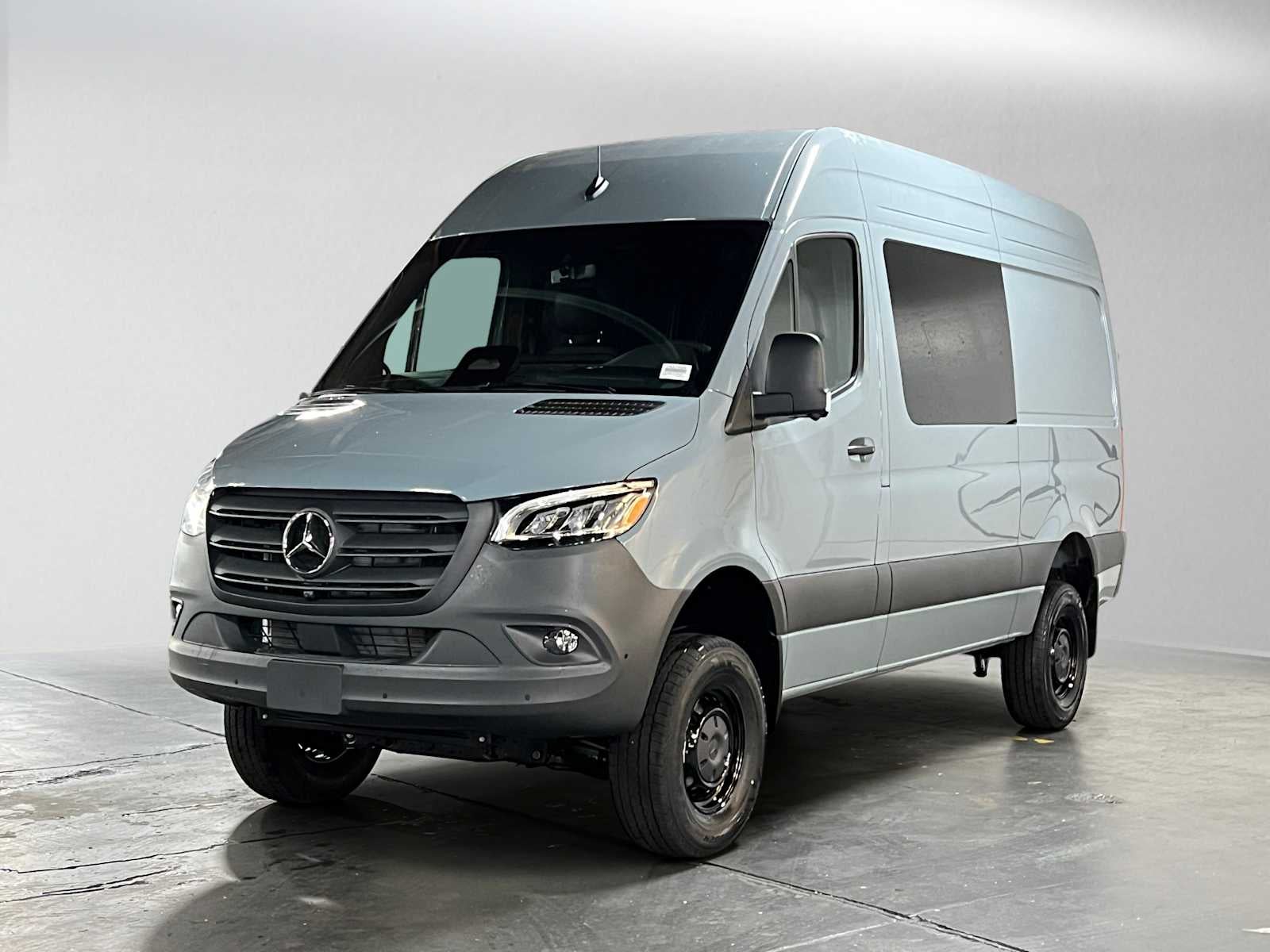 2026 Mercedes-Benz Sprinter 2500 Standard Roof I4 Diesel HO 144 AWD
